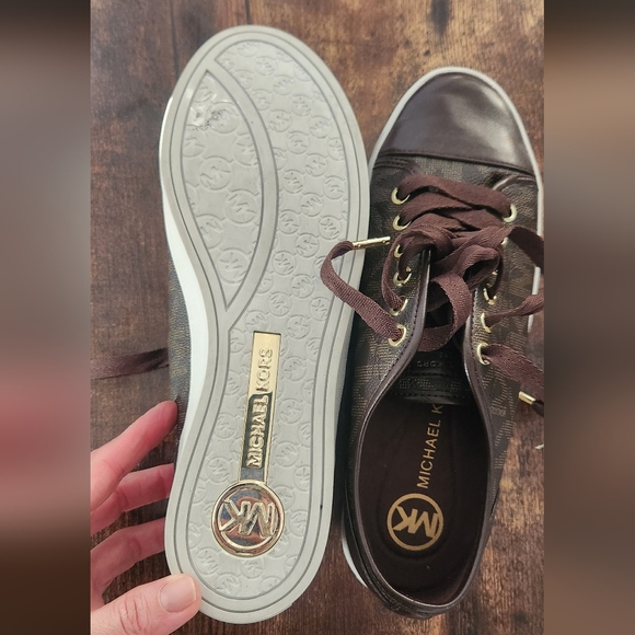 MICHAEL by Michael Kors City Sneakers Brown. Size 7.5 New whit out box. - Picture 9 of 11